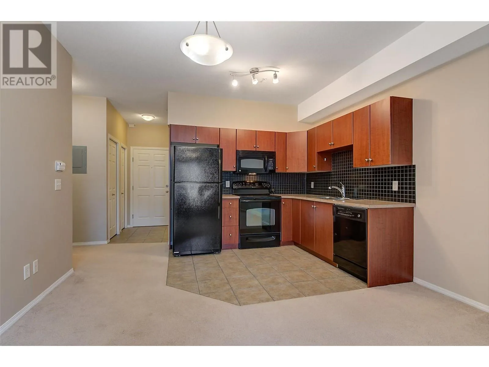 1875 Country Club Drive Unit# 1105