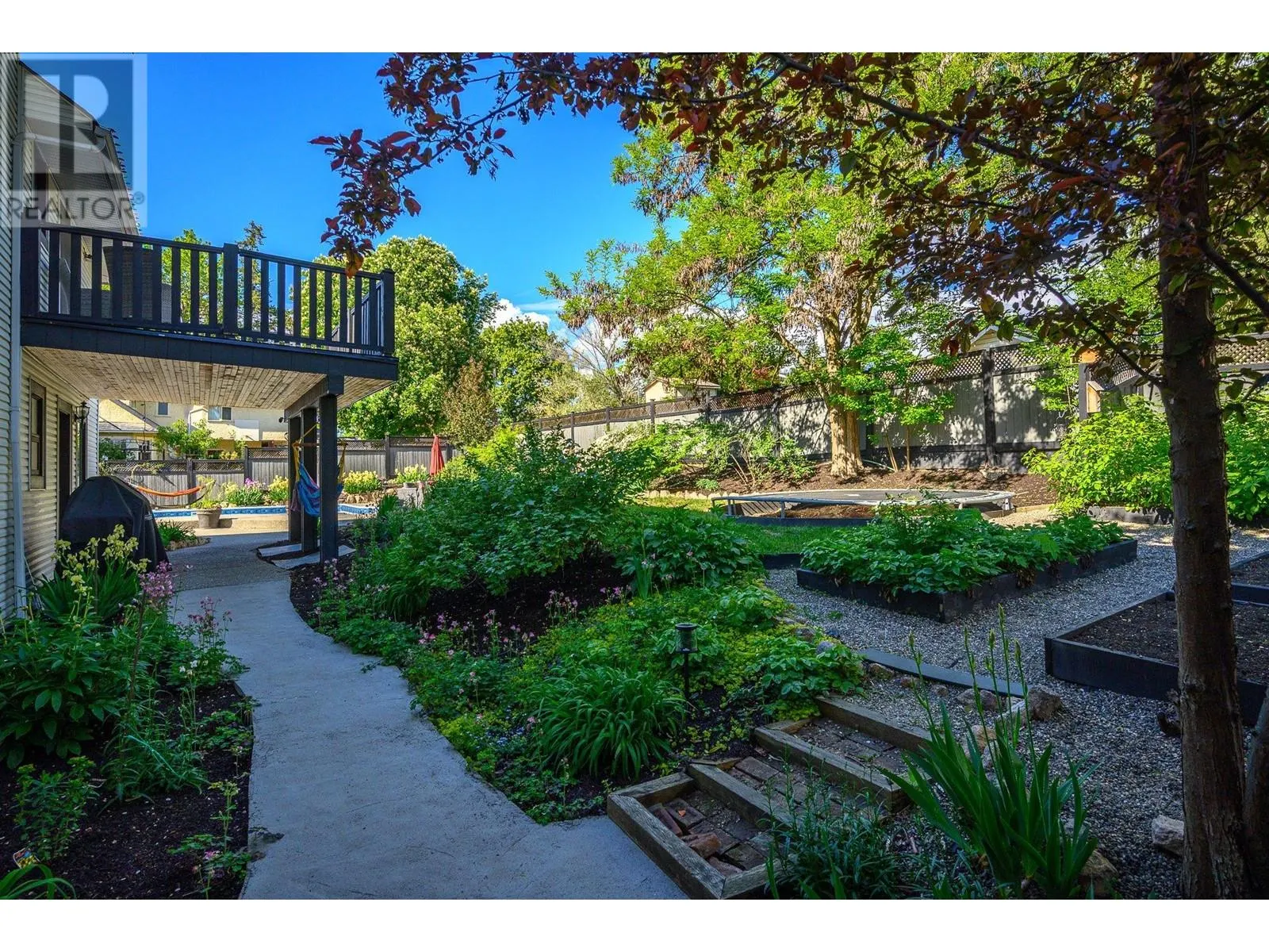 1805 32 Avenue
