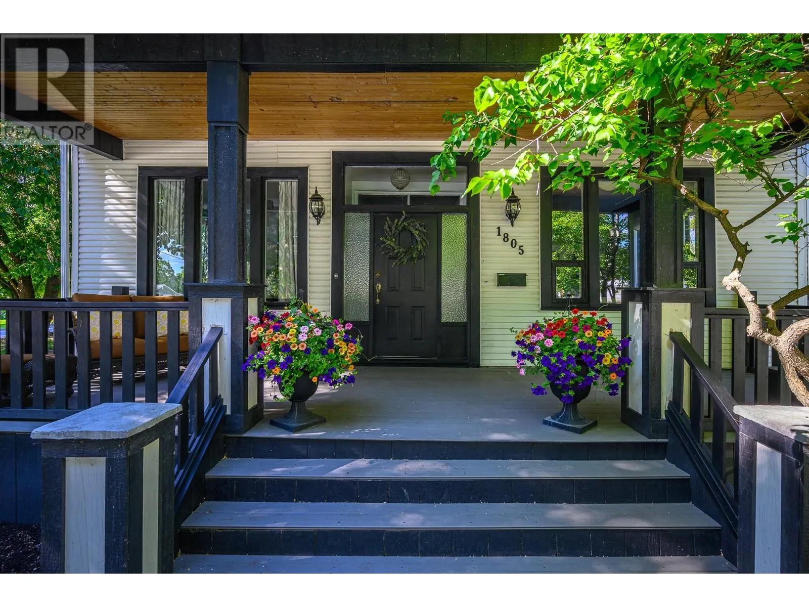 1805 32 Avenue