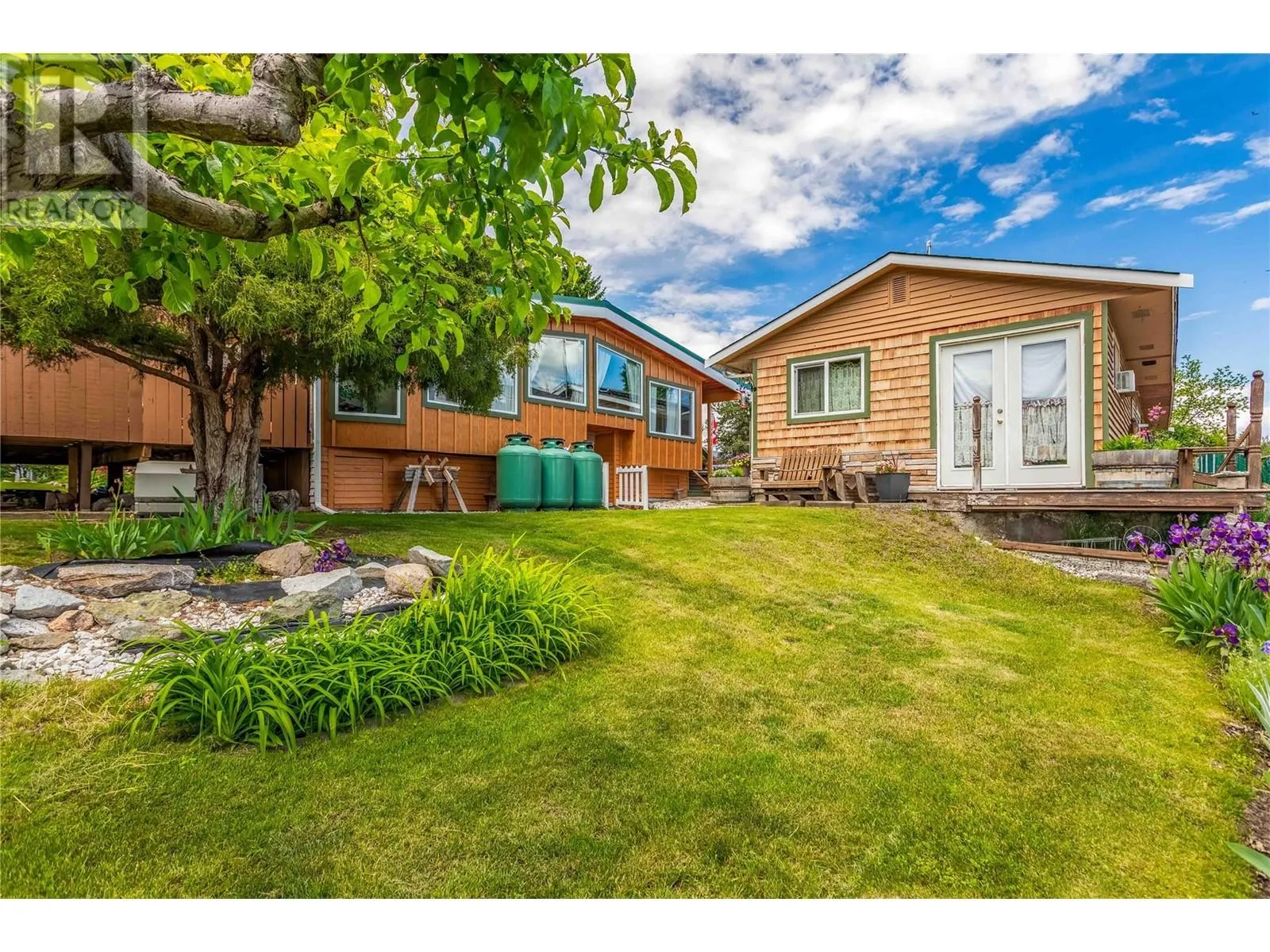 7281 Fintry Delta Road
