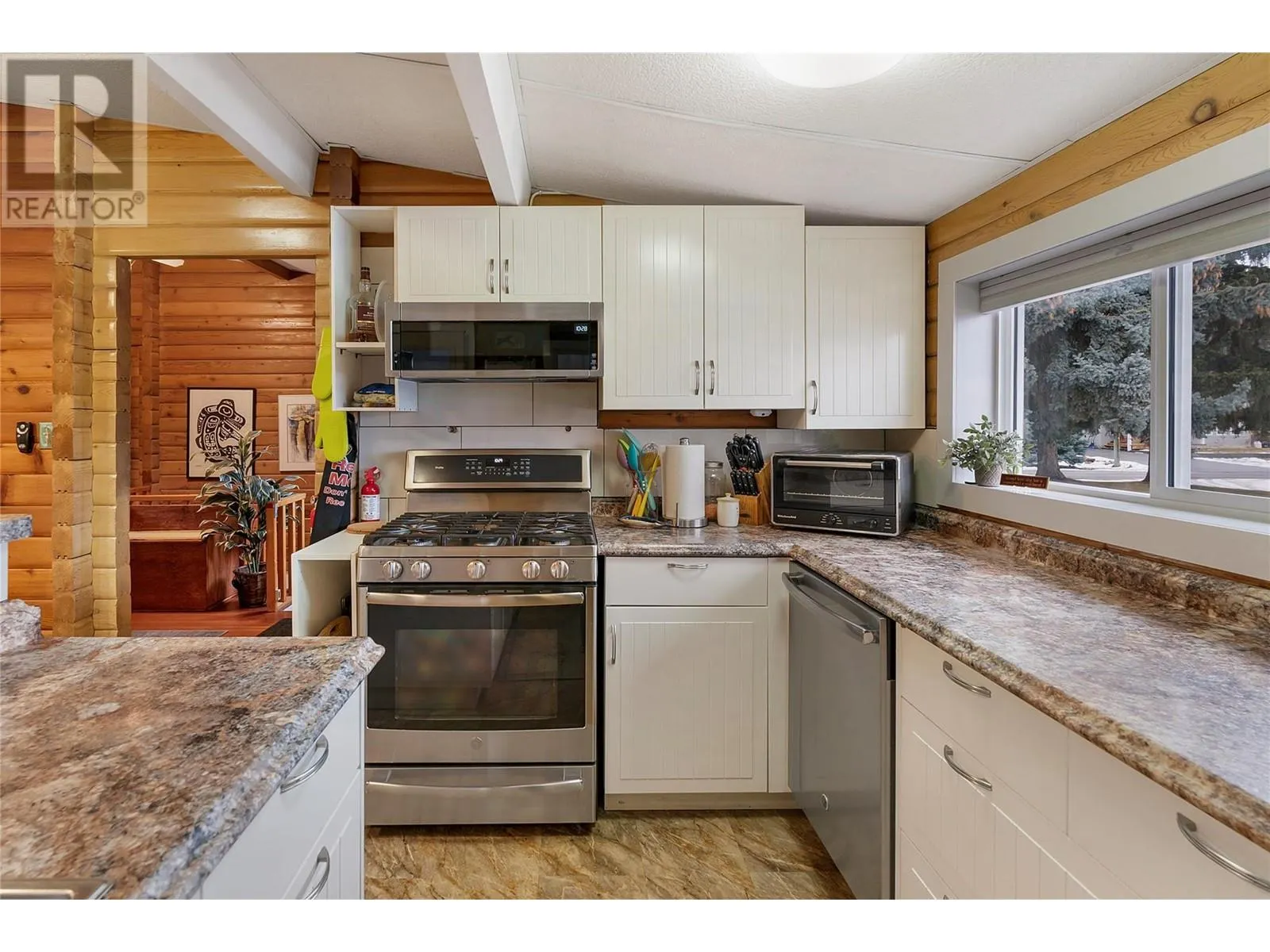 7281 Fintry Delta Road