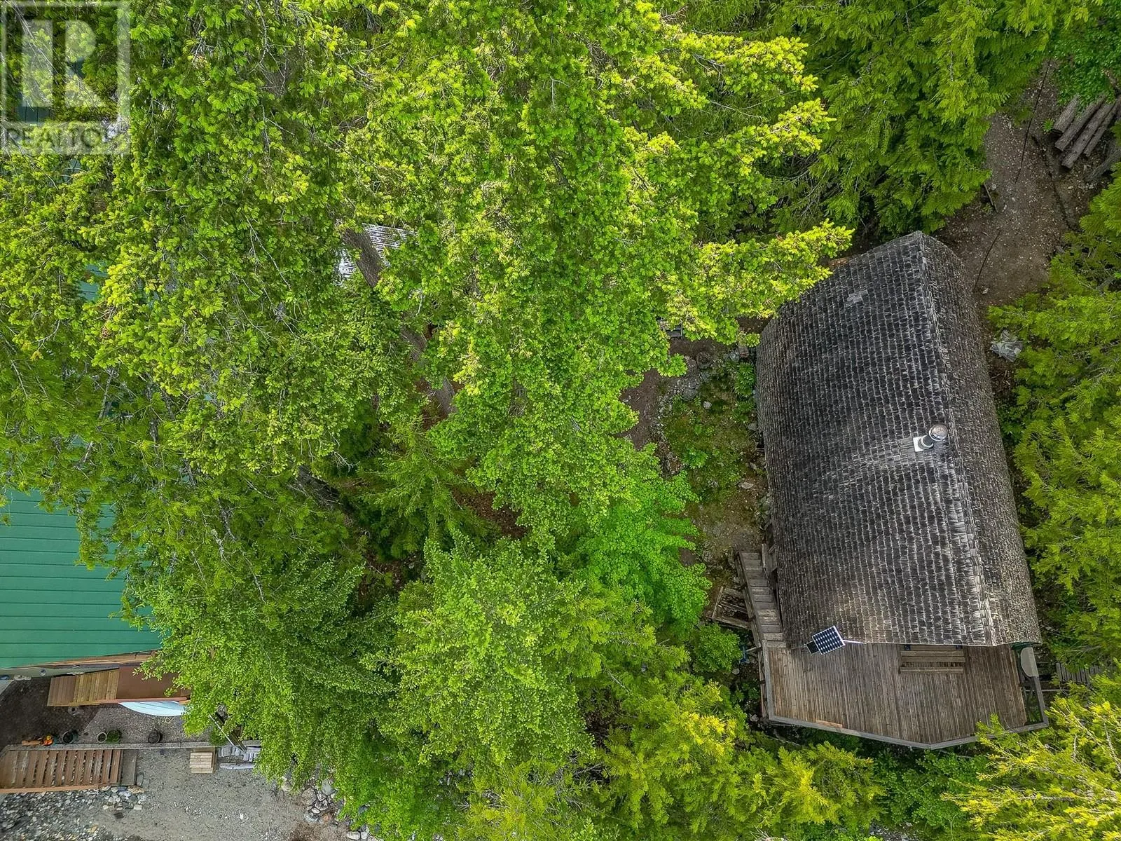 27 Crescent Bay