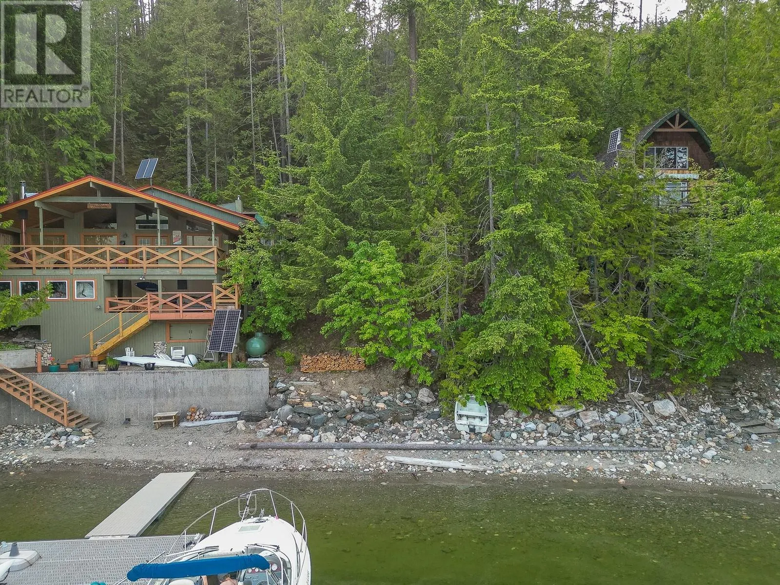 27 Crescent Bay