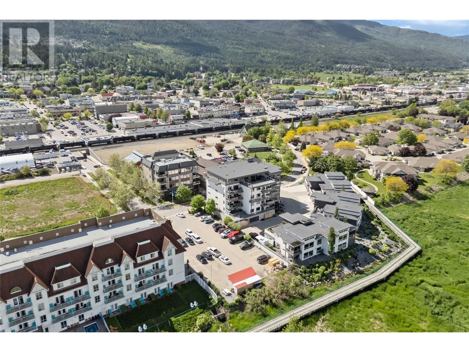 131 Harbourfront Drive NE Unit# 501