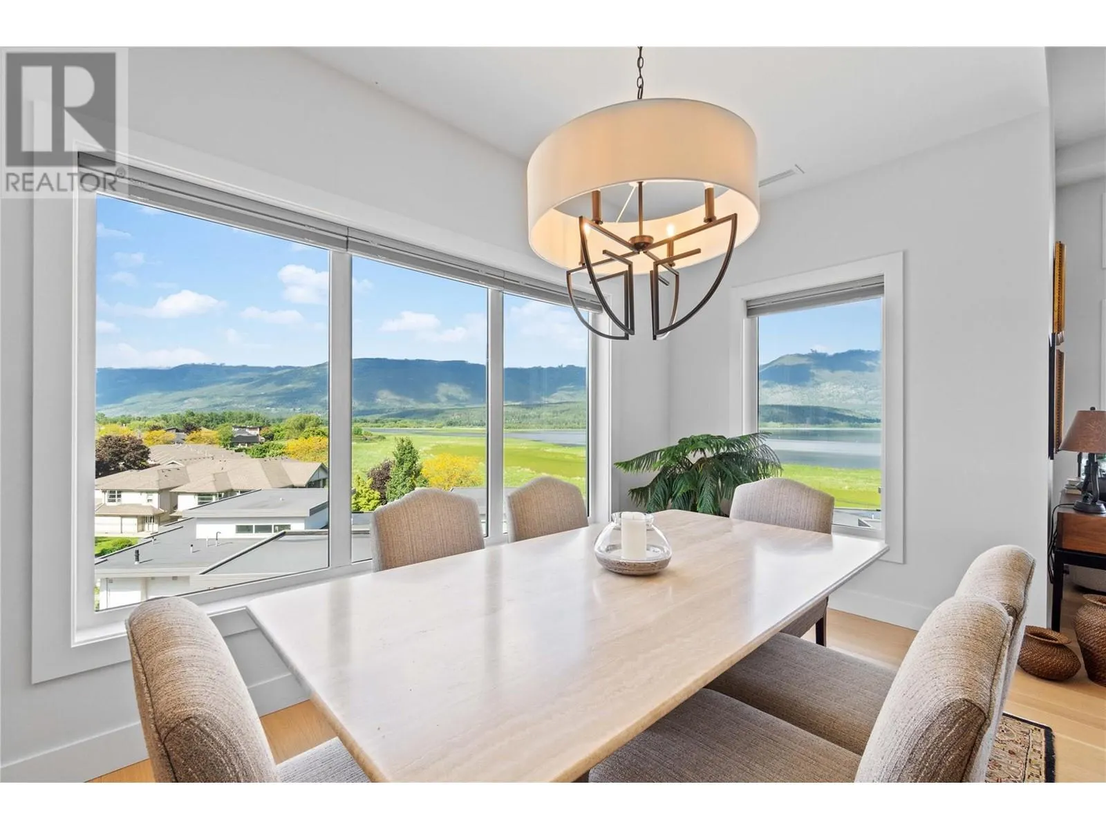 131 Harbourfront Drive NE Unit# 501