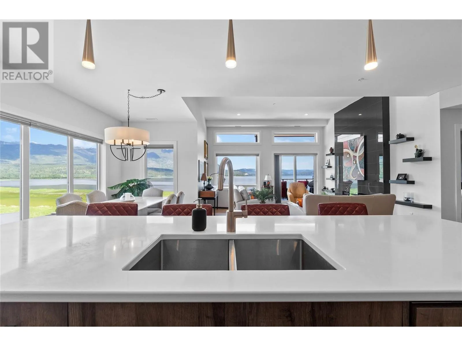 131 Harbourfront Drive NE Unit# 501