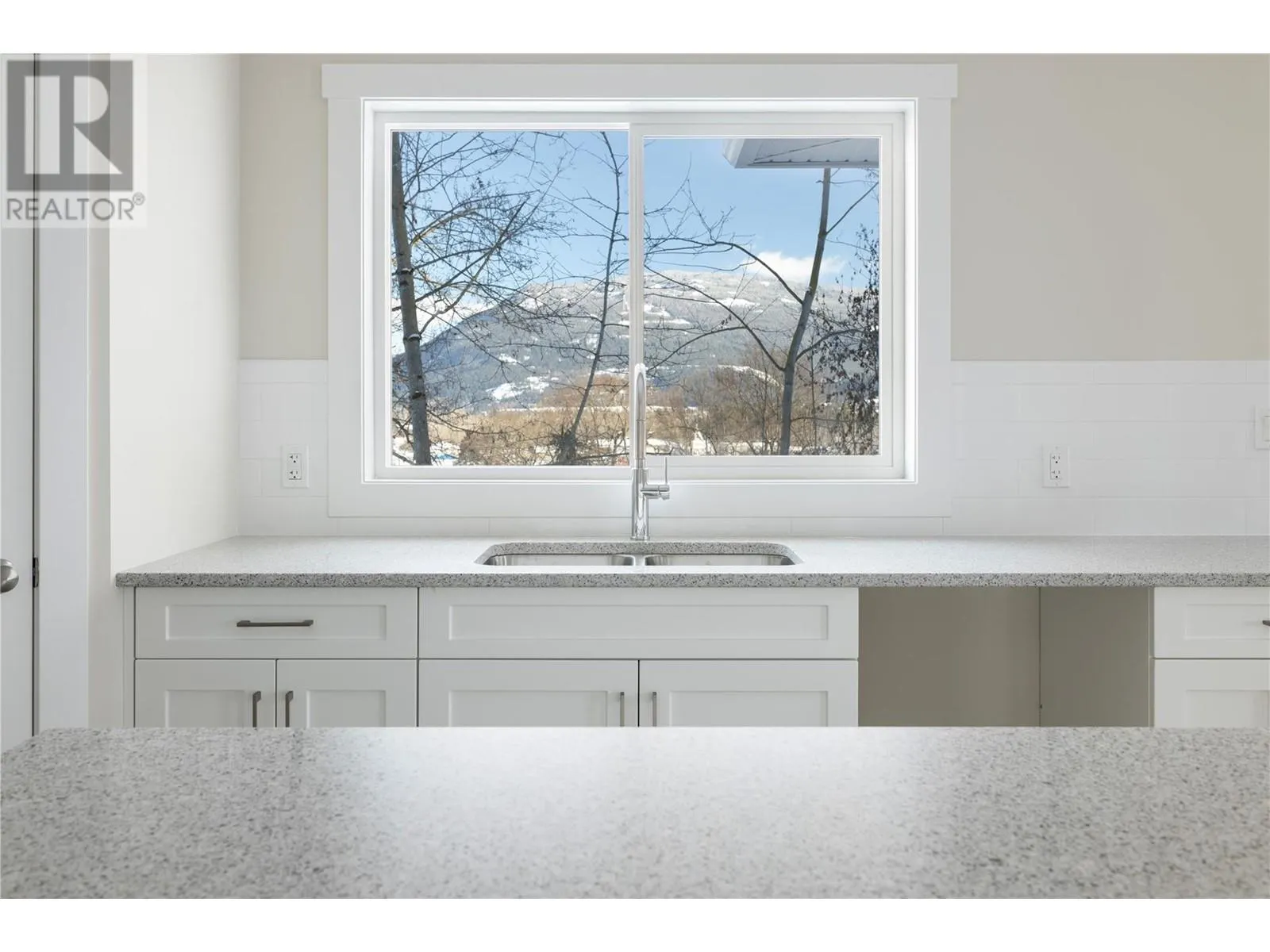 806 Cliff Avenue Unit# 102