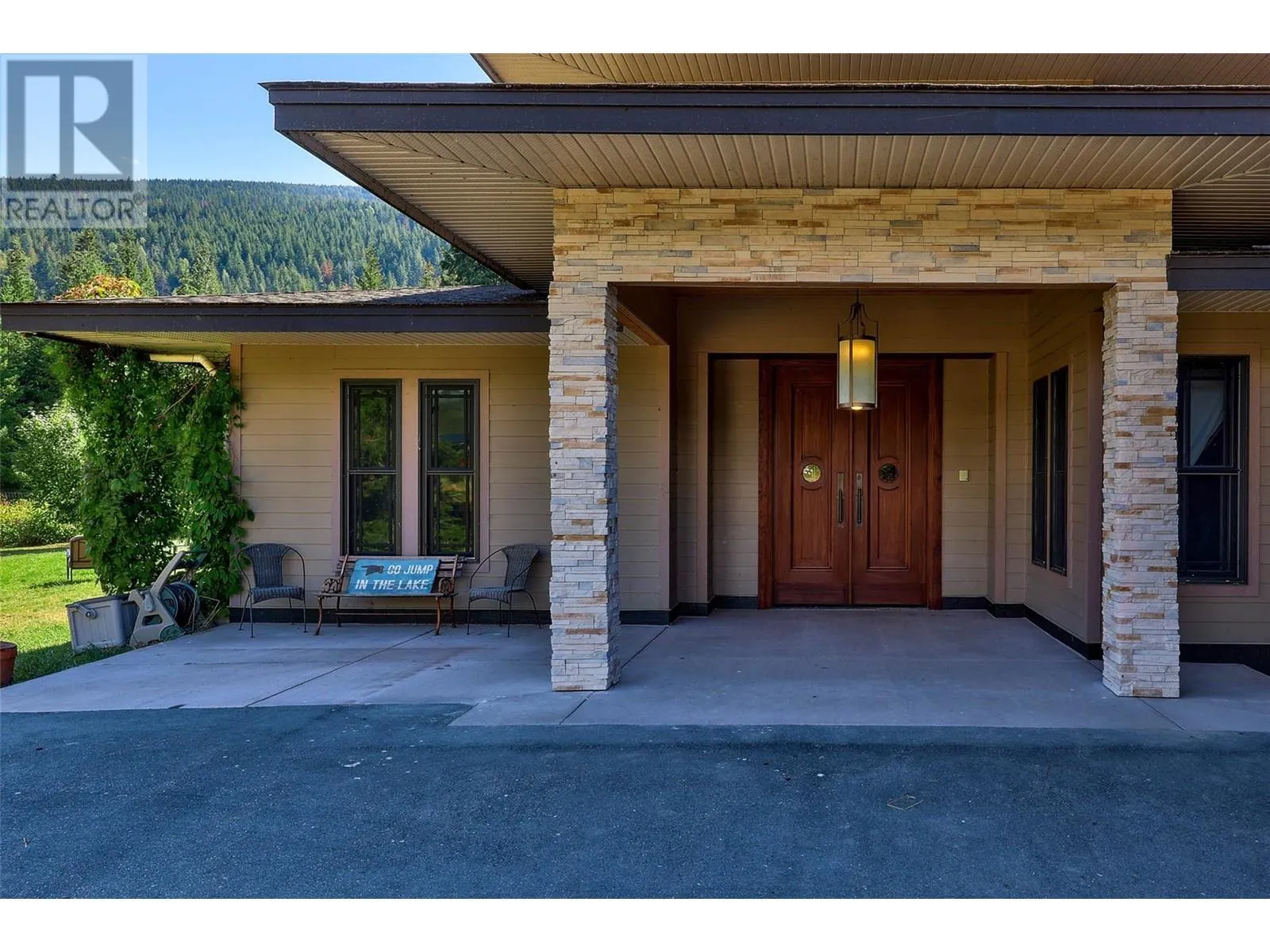 3832 Pakka Road