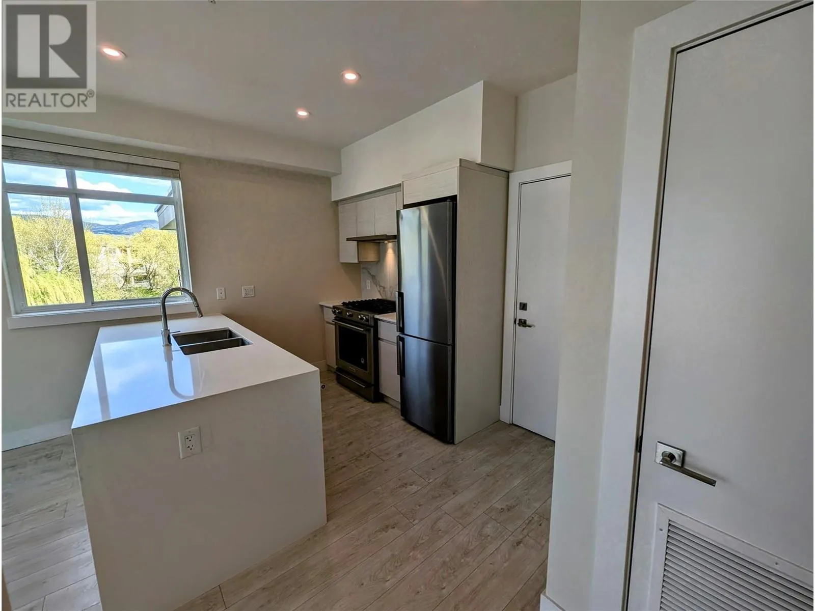 1925 Enterprise Way Unit# 403