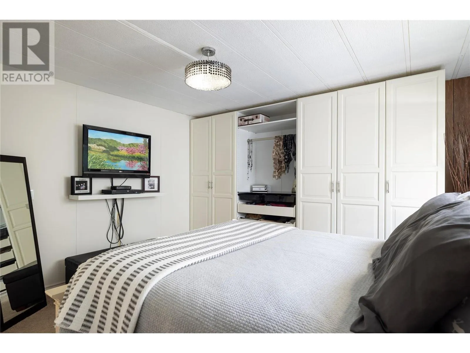 525 Guildford Court