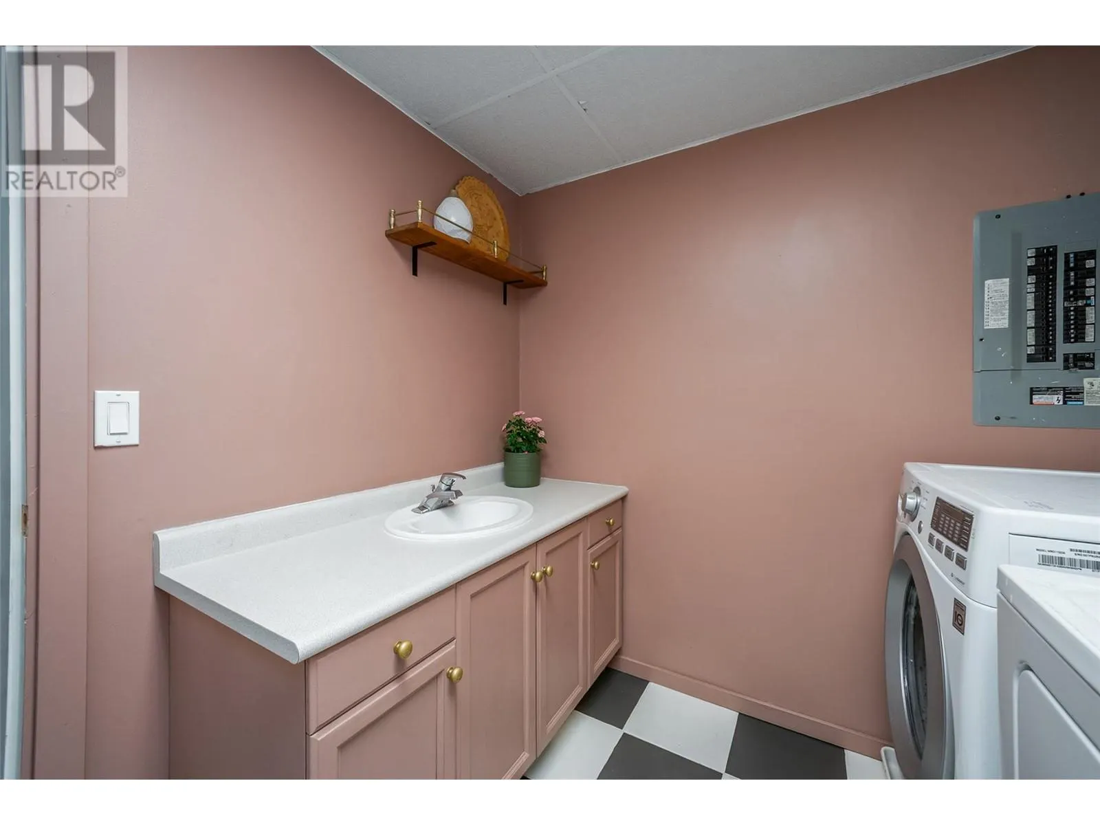 1420 Terai Road Unit# 102
