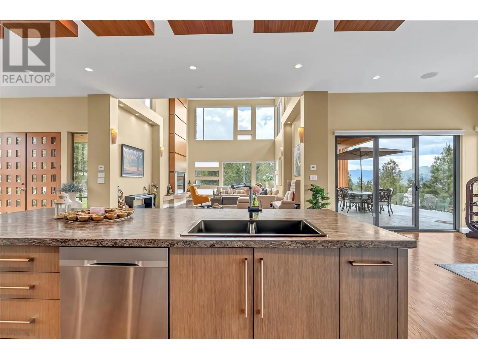 121 Flagstone Rise