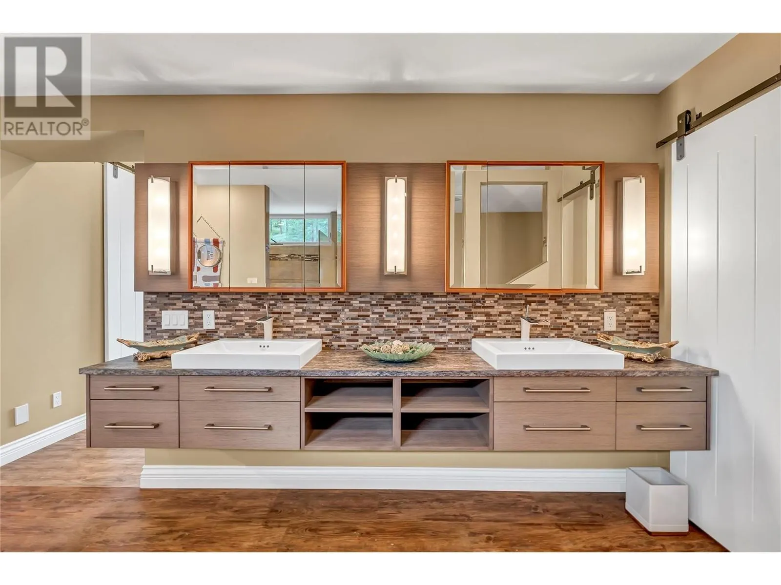 121 Flagstone Rise