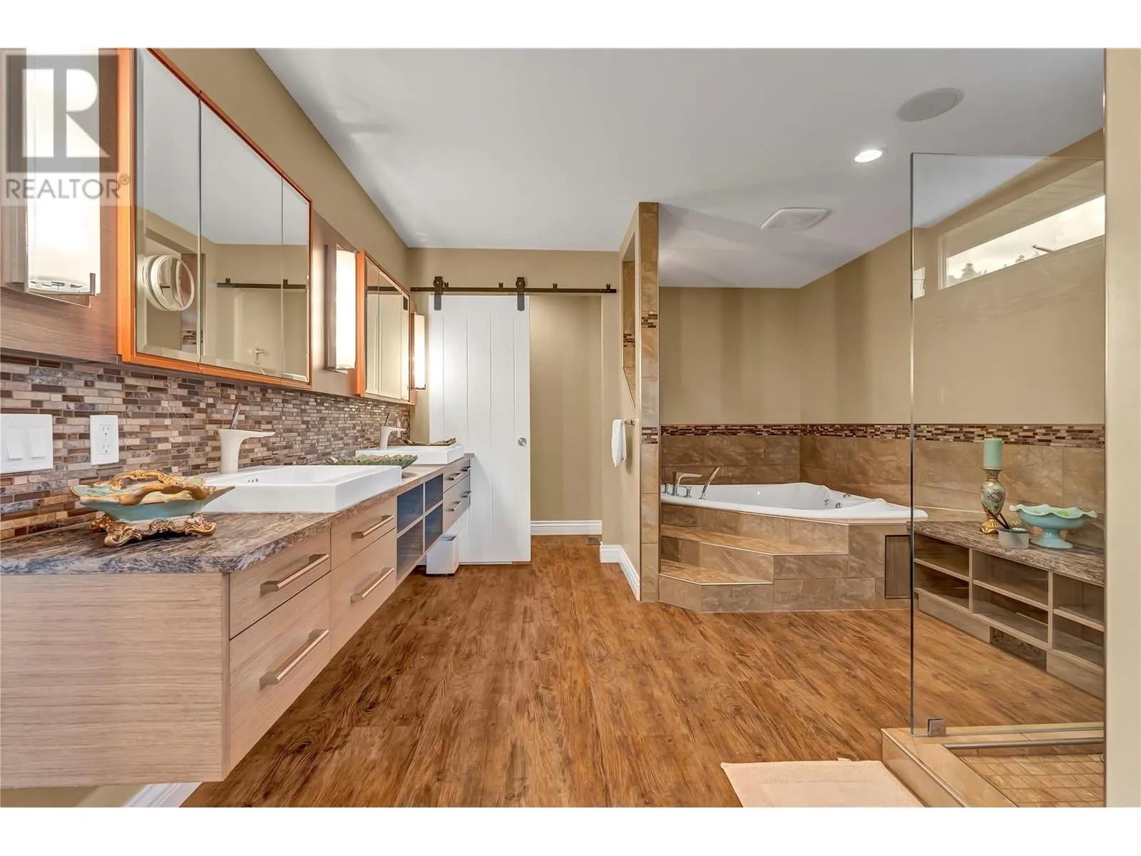 121 Flagstone Rise