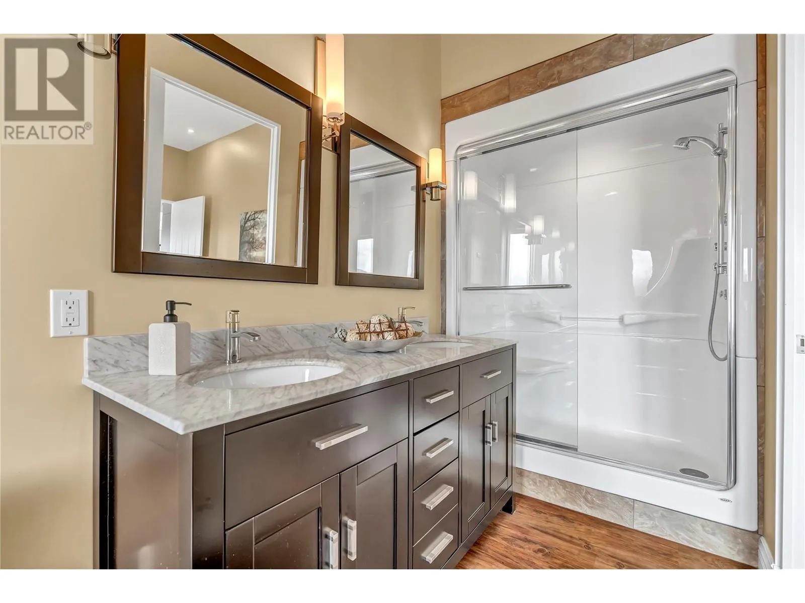 121 Flagstone Rise