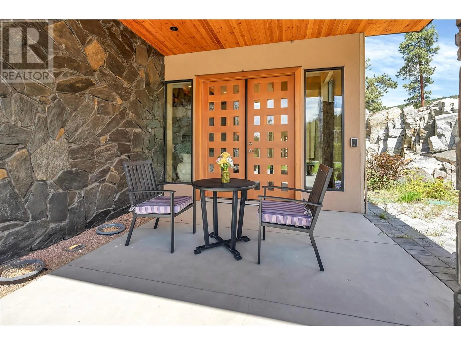 121 Flagstone Rise