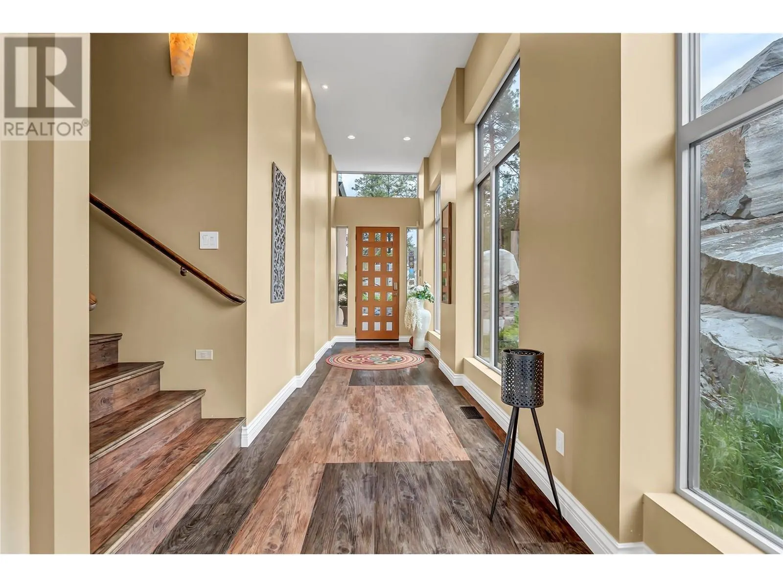 121 Flagstone Rise