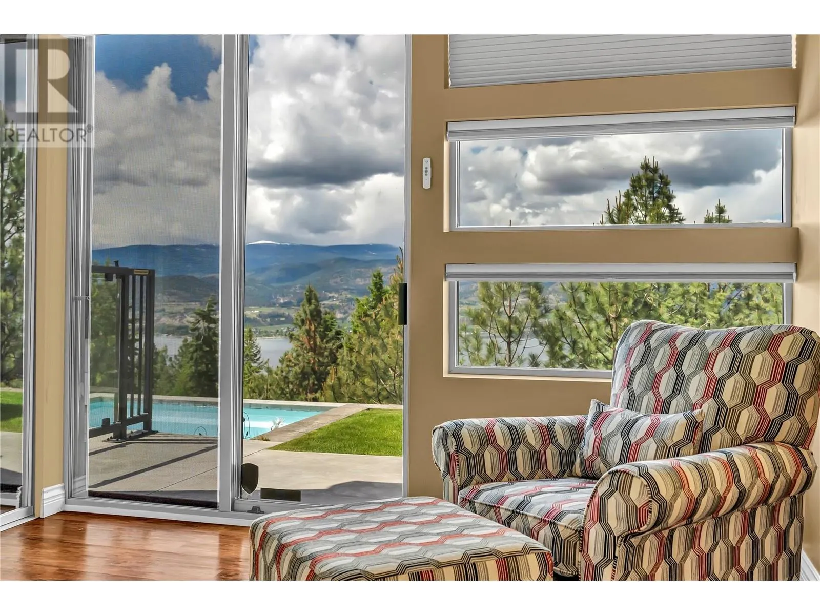 121 Flagstone Rise