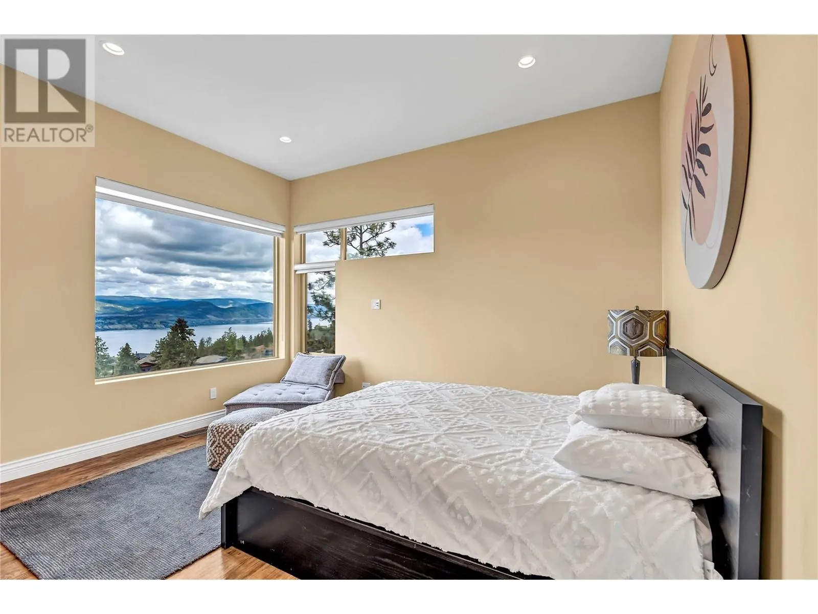 121 Flagstone Rise