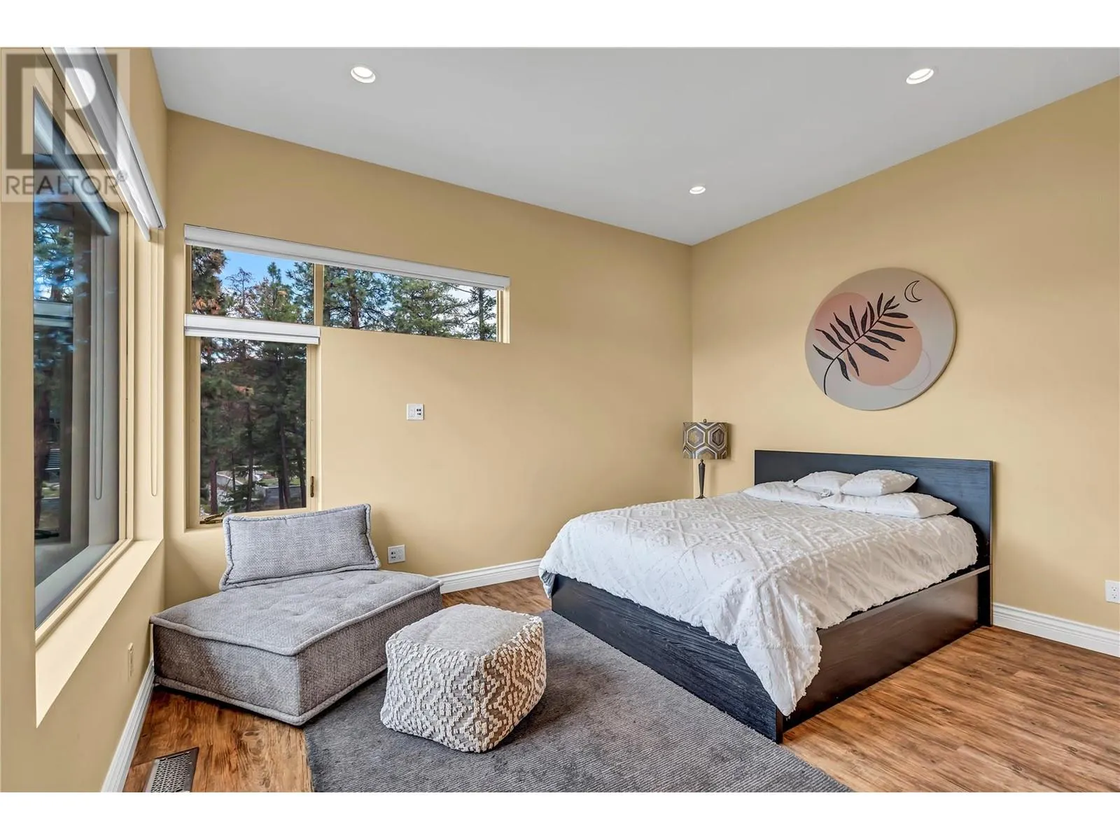 121 Flagstone Rise