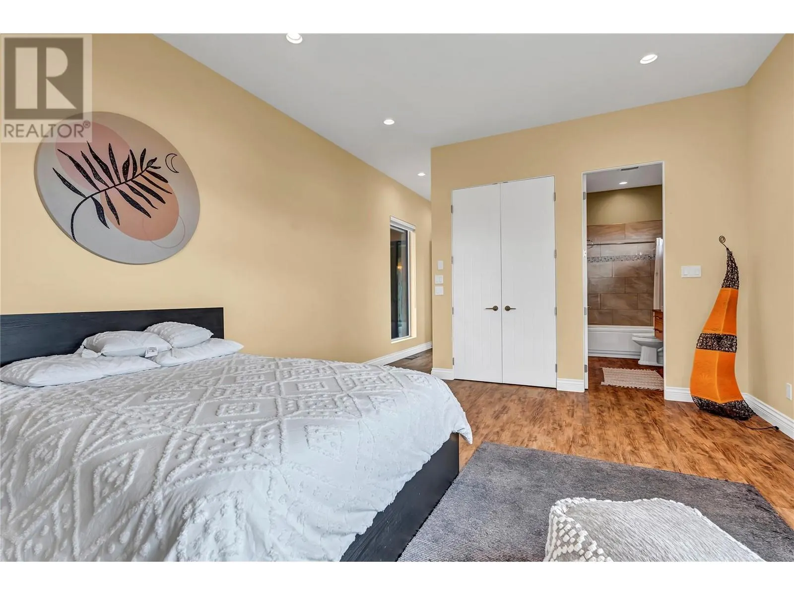 121 Flagstone Rise
