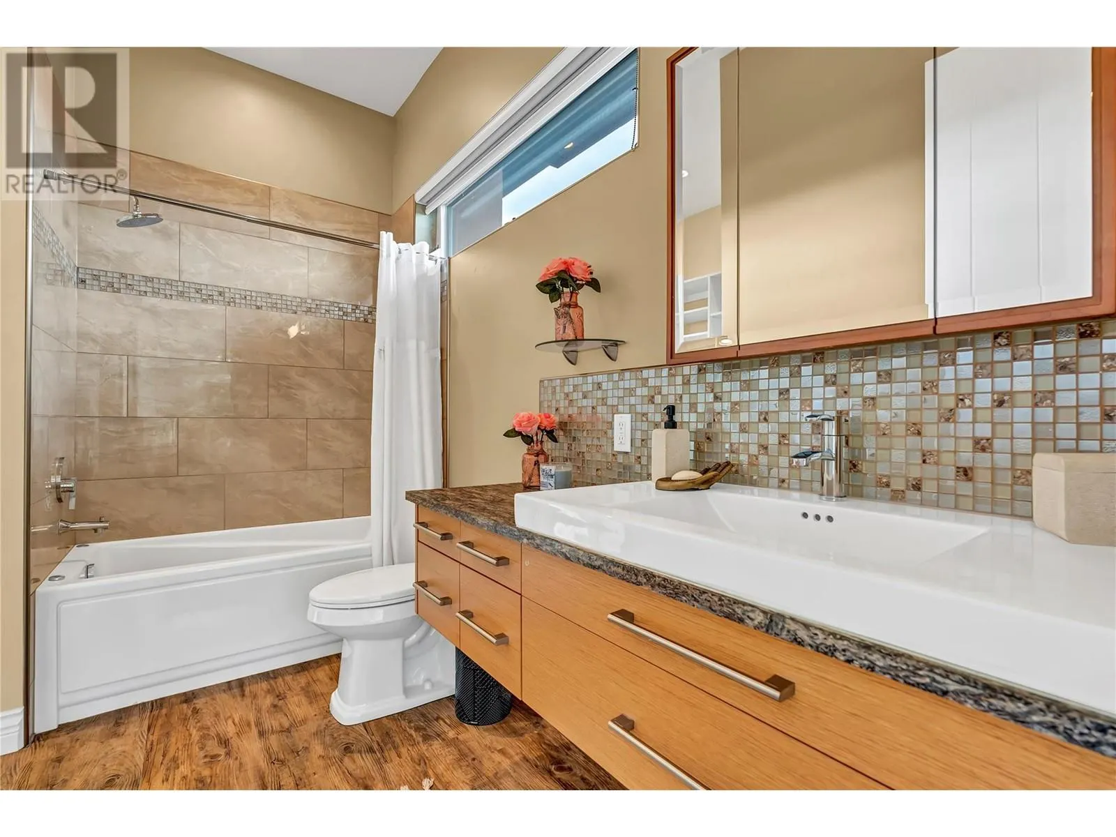 121 Flagstone Rise