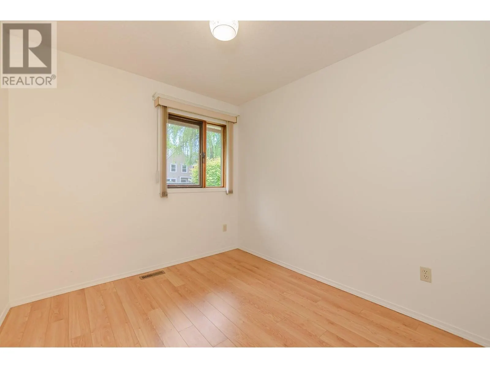 151 8 Avenue SW Unit# 10