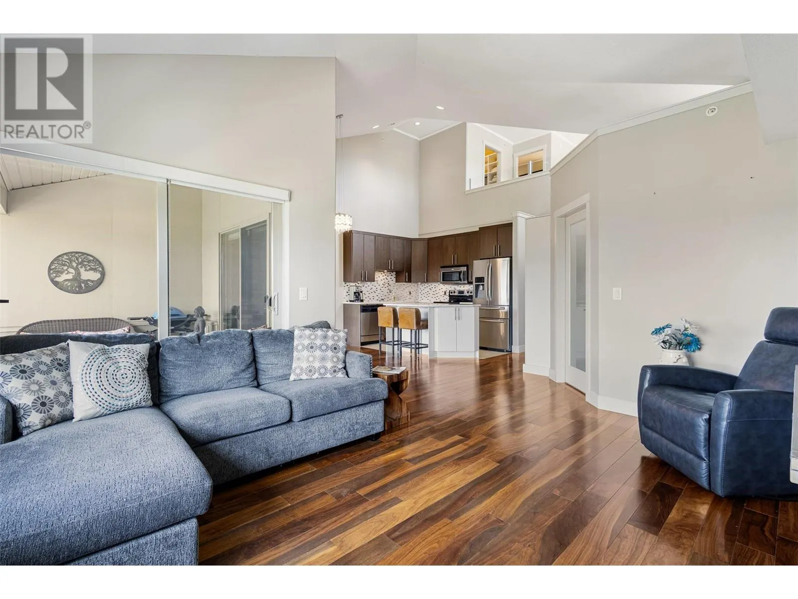 457 West Avenue Unit# 407