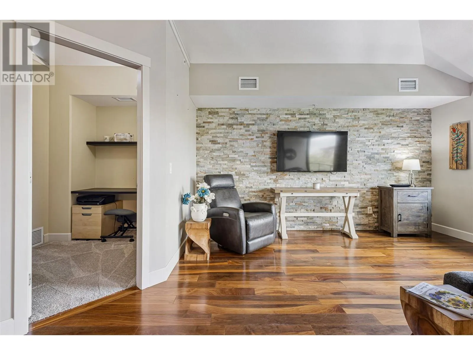 457 West Avenue Unit# 407