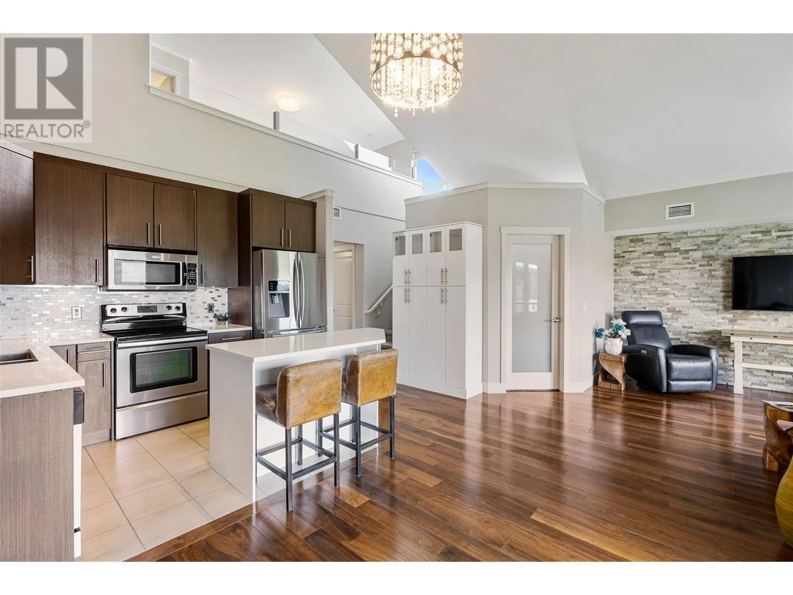 457 West Avenue Unit# 407