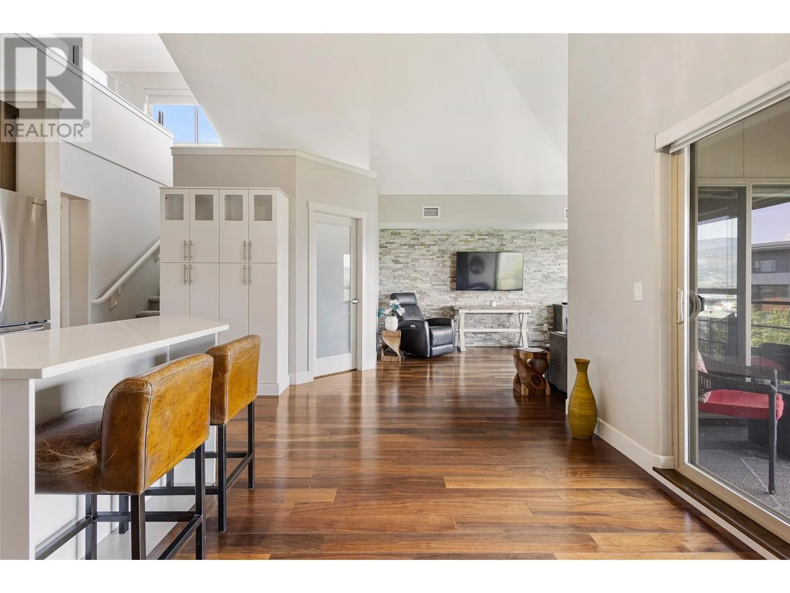 457 West Avenue Unit# 407