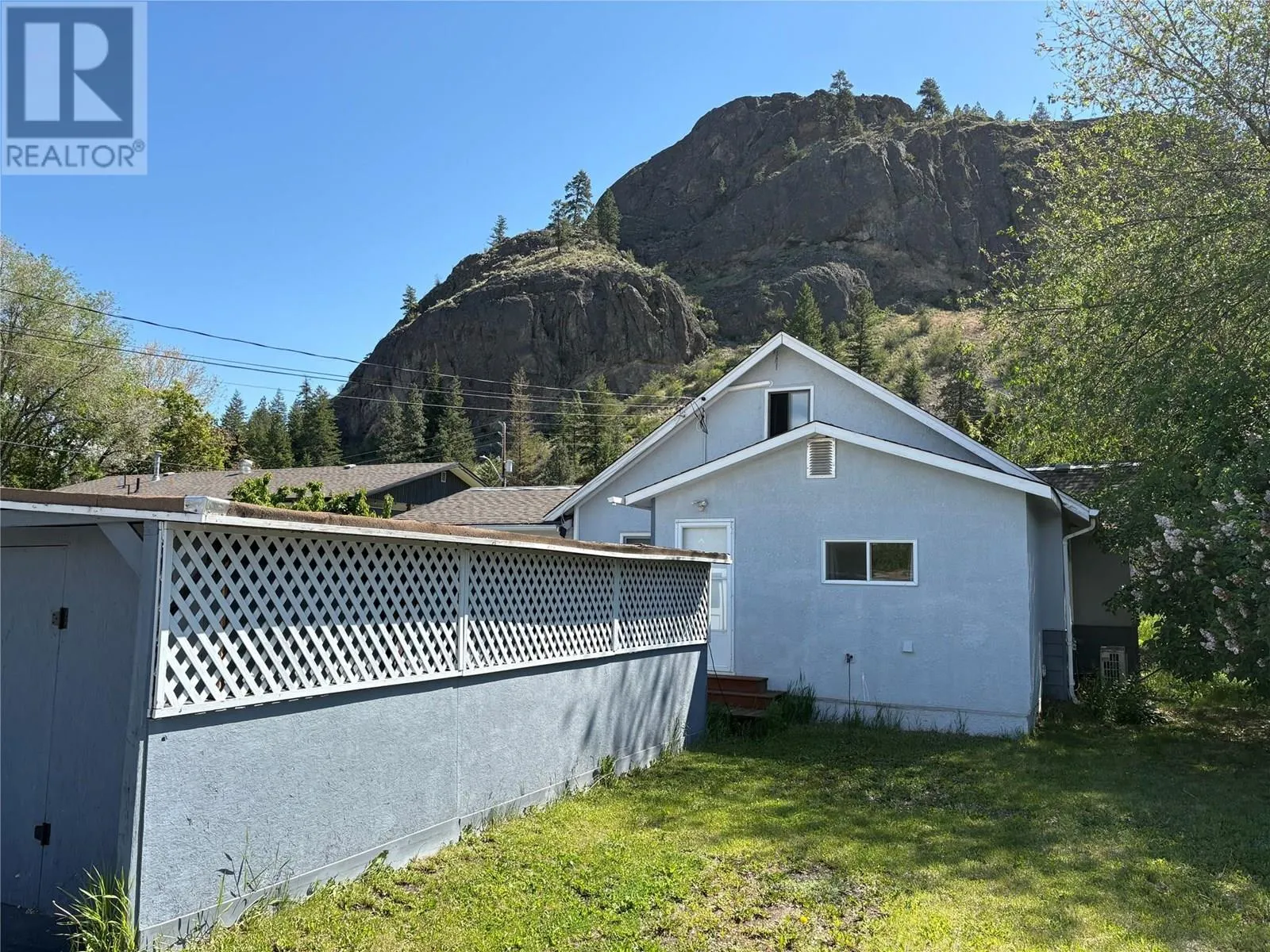 11406 VICTORIA Road S