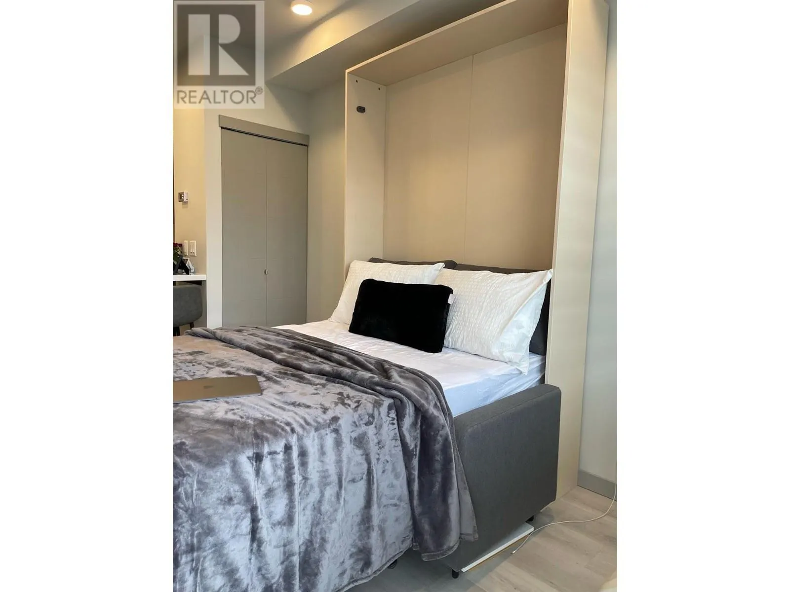 345 DOUGALL Road N Unit# 215