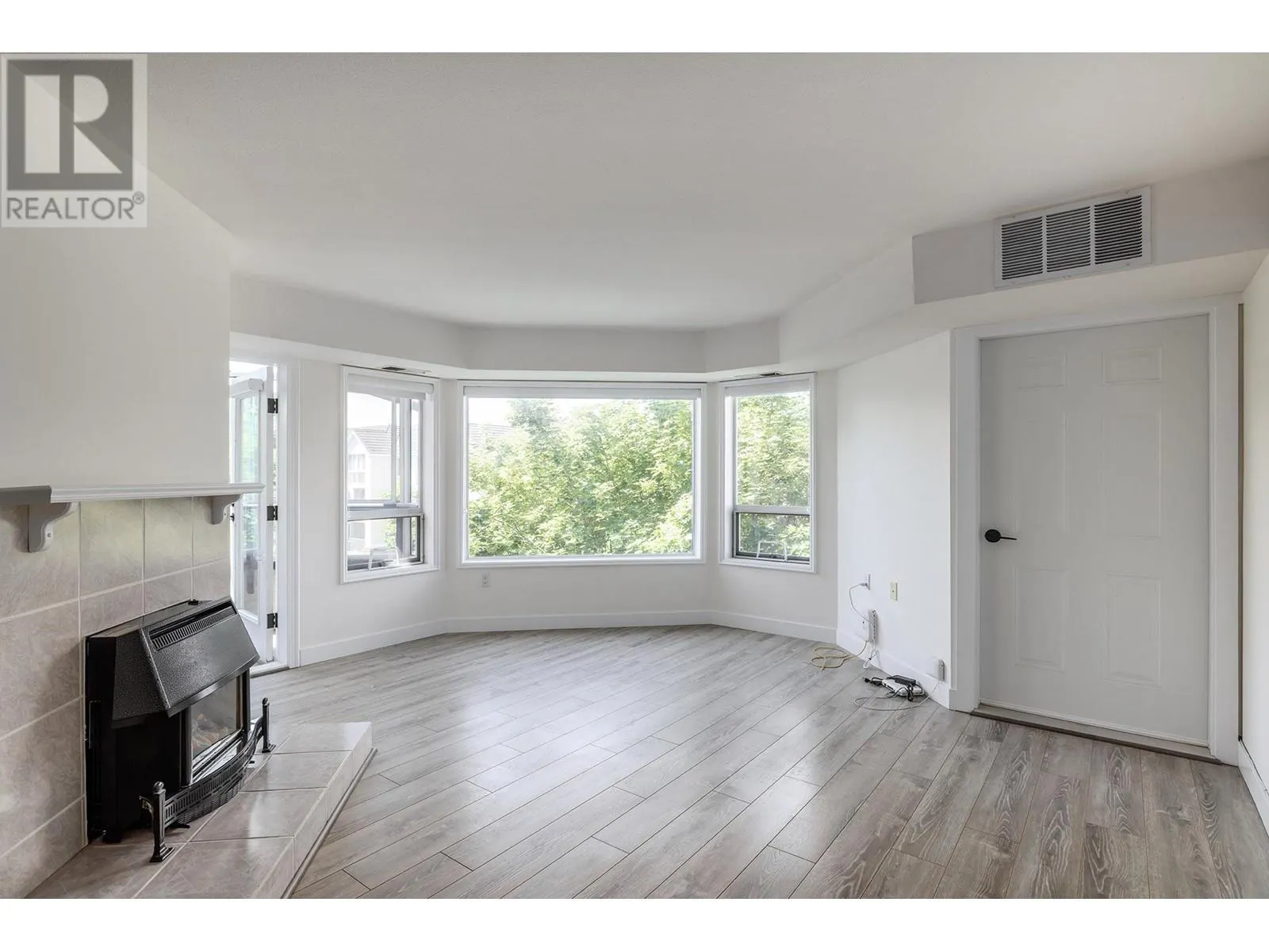 3157 Casorso Road Unit# 317