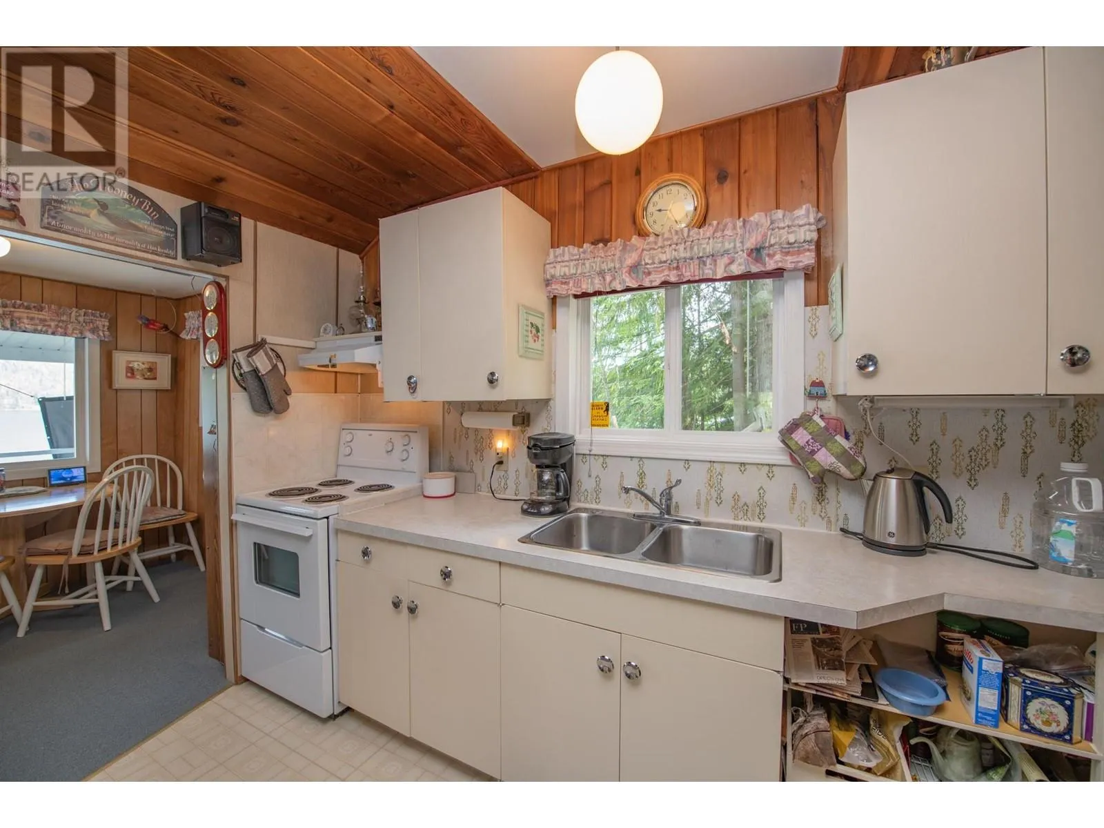 3598 Mabel Lake Road