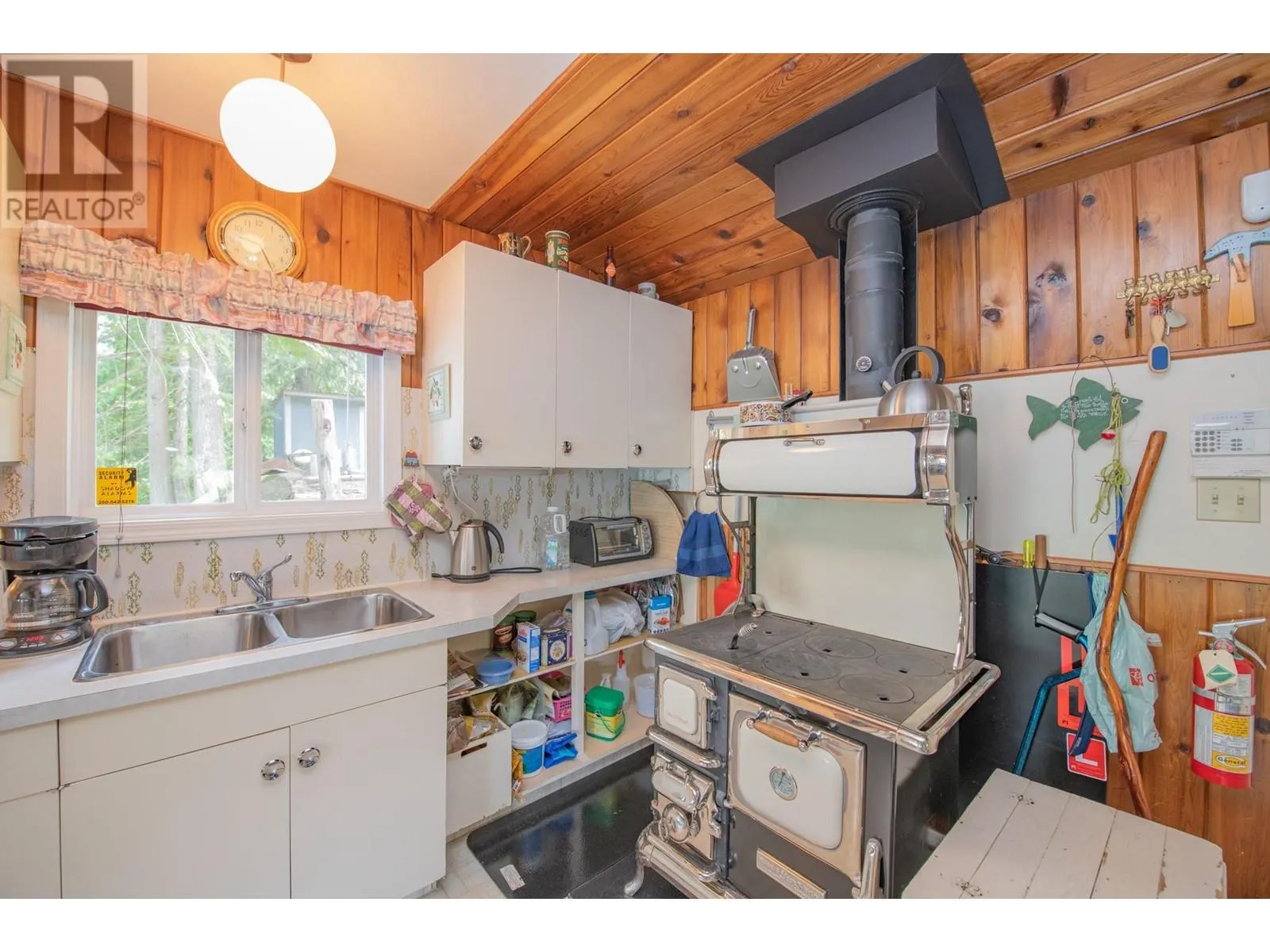 3598 Mabel Lake Road