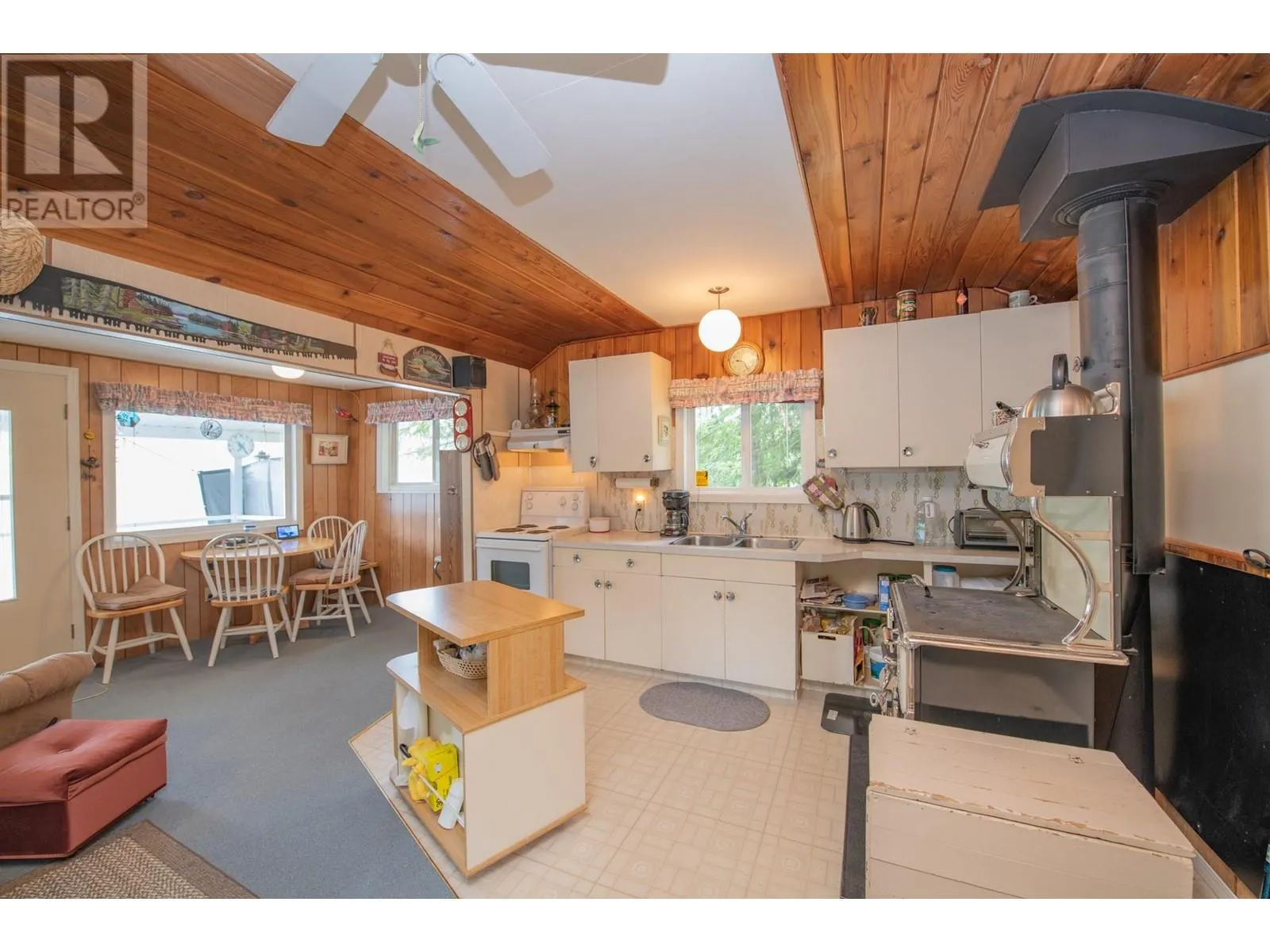 3598 Mabel Lake Road