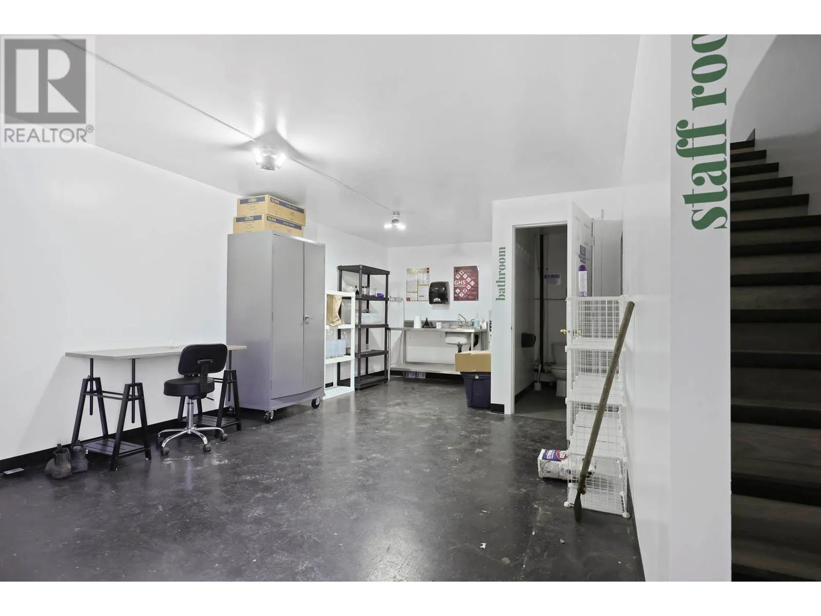 6924/6926 Old Kamloops Road