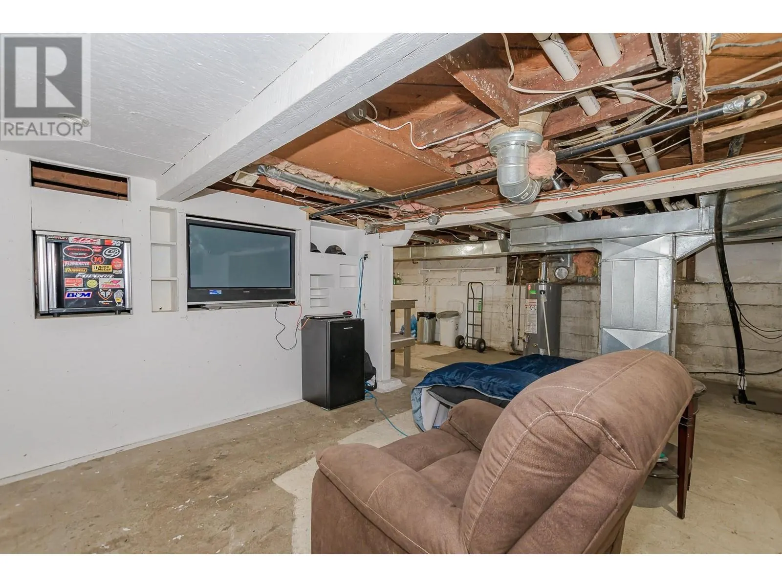 150 1 Street SE