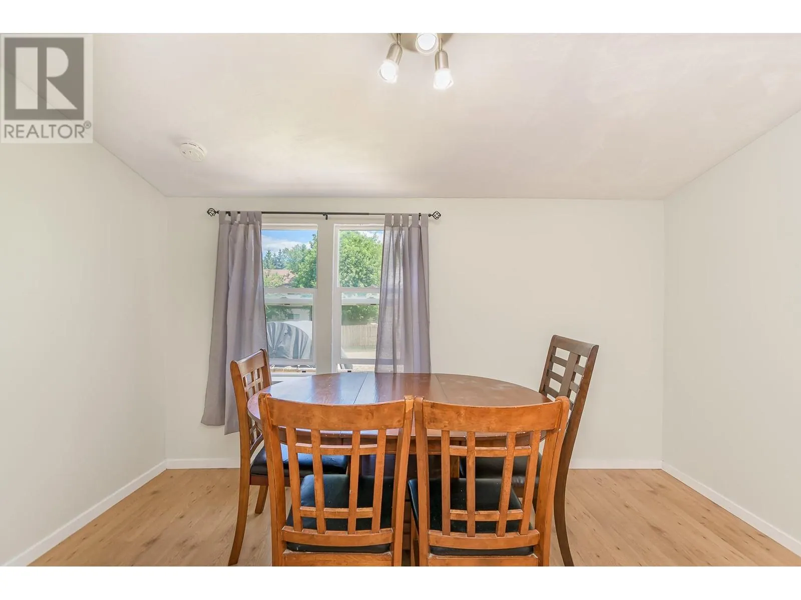 150 1 Street SE