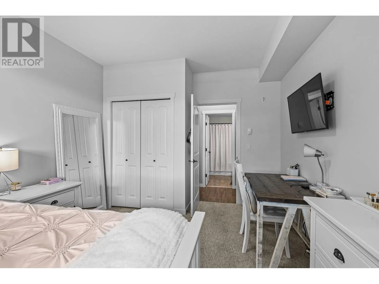 3739 Casorso Road Unit# 111