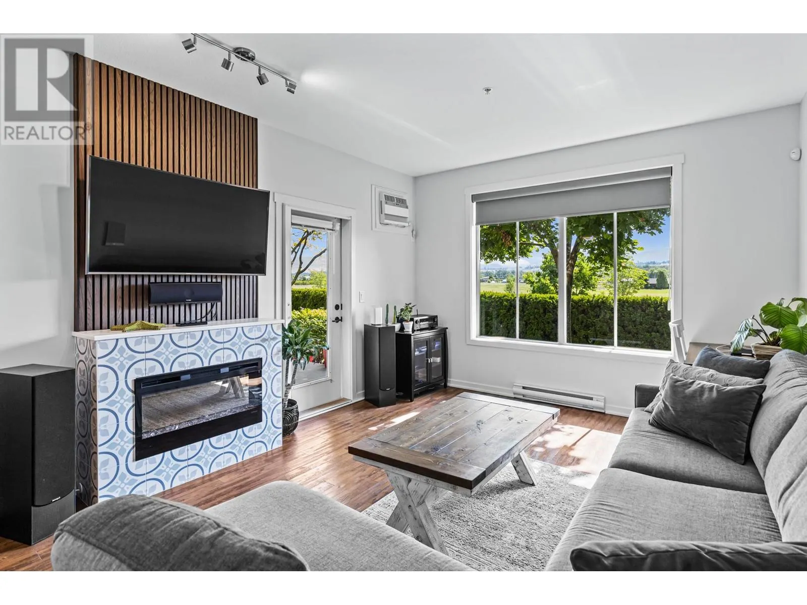 3739 Casorso Road Unit# 111