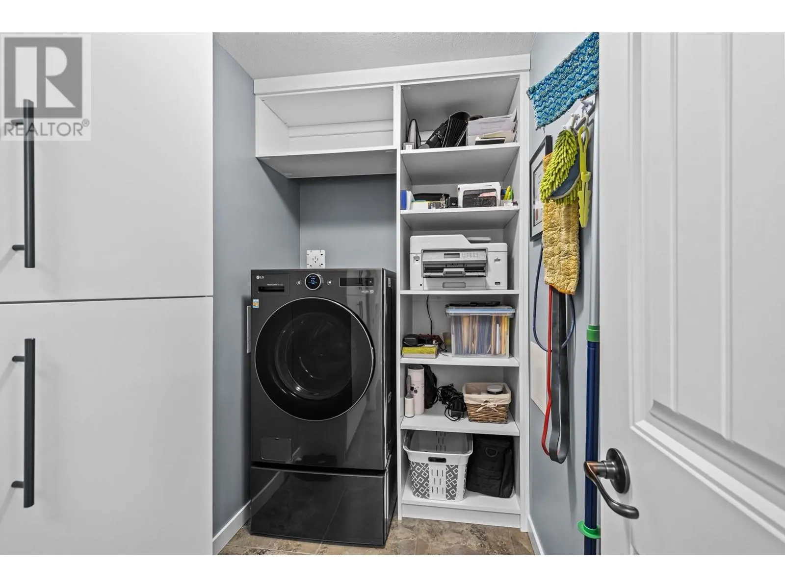 3739 Casorso Road Unit# 111