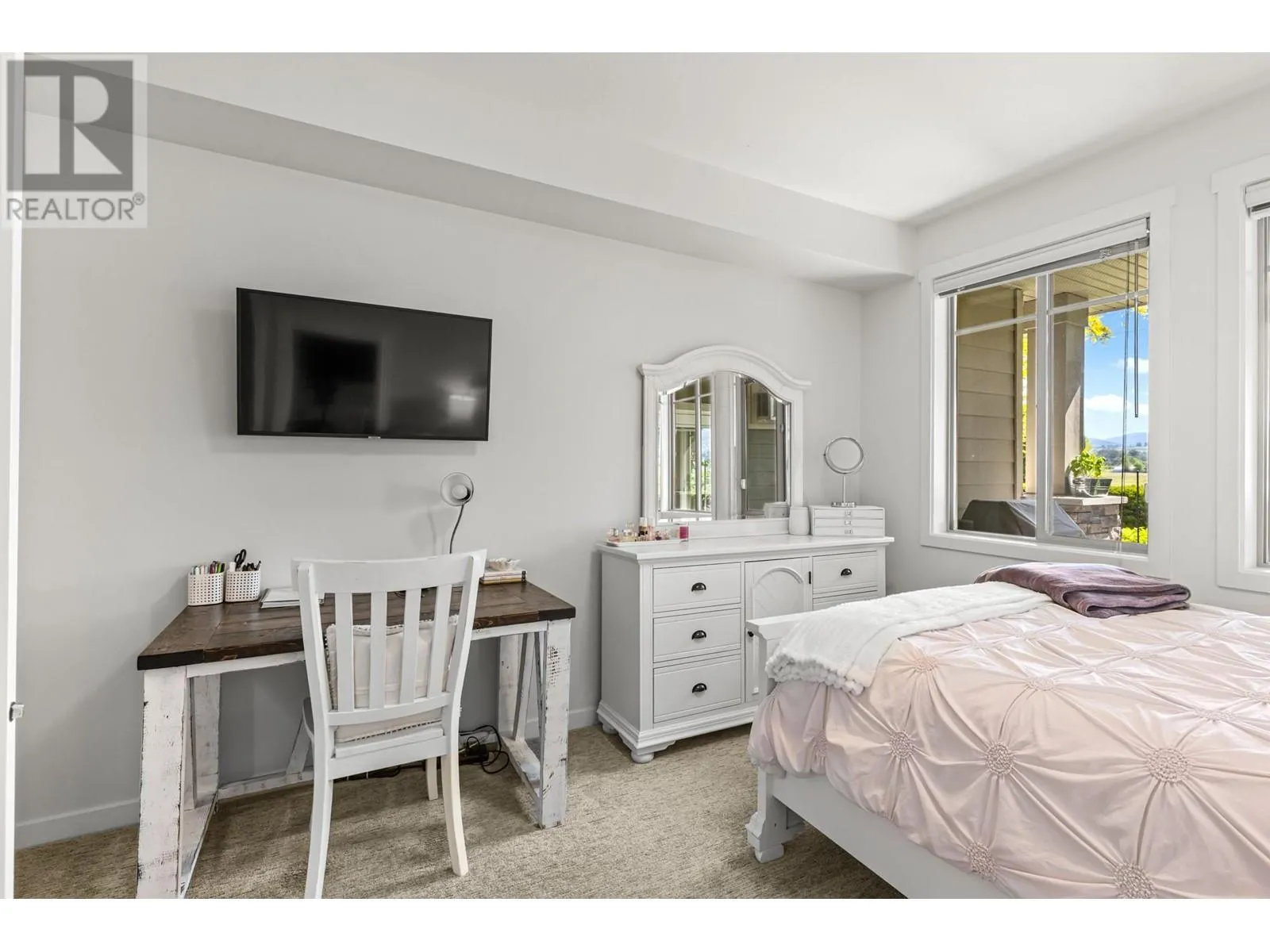 3739 Casorso Road Unit# 111