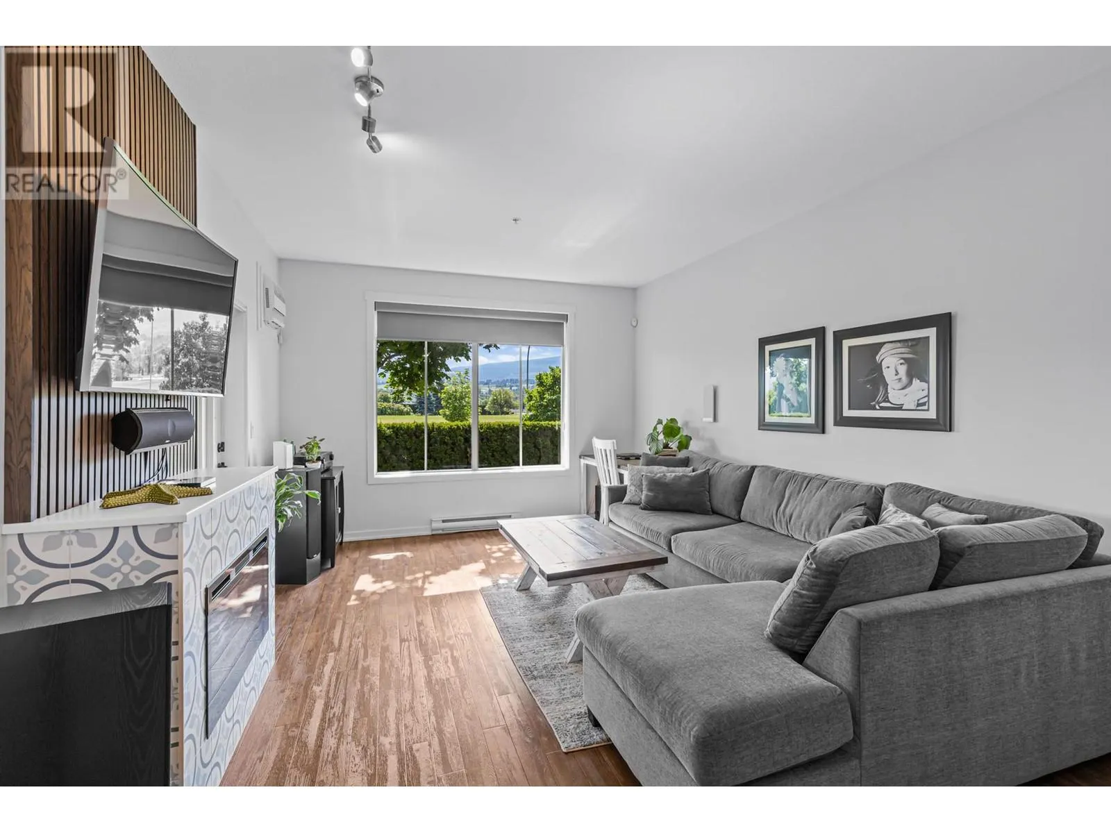 3739 Casorso Road Unit# 111