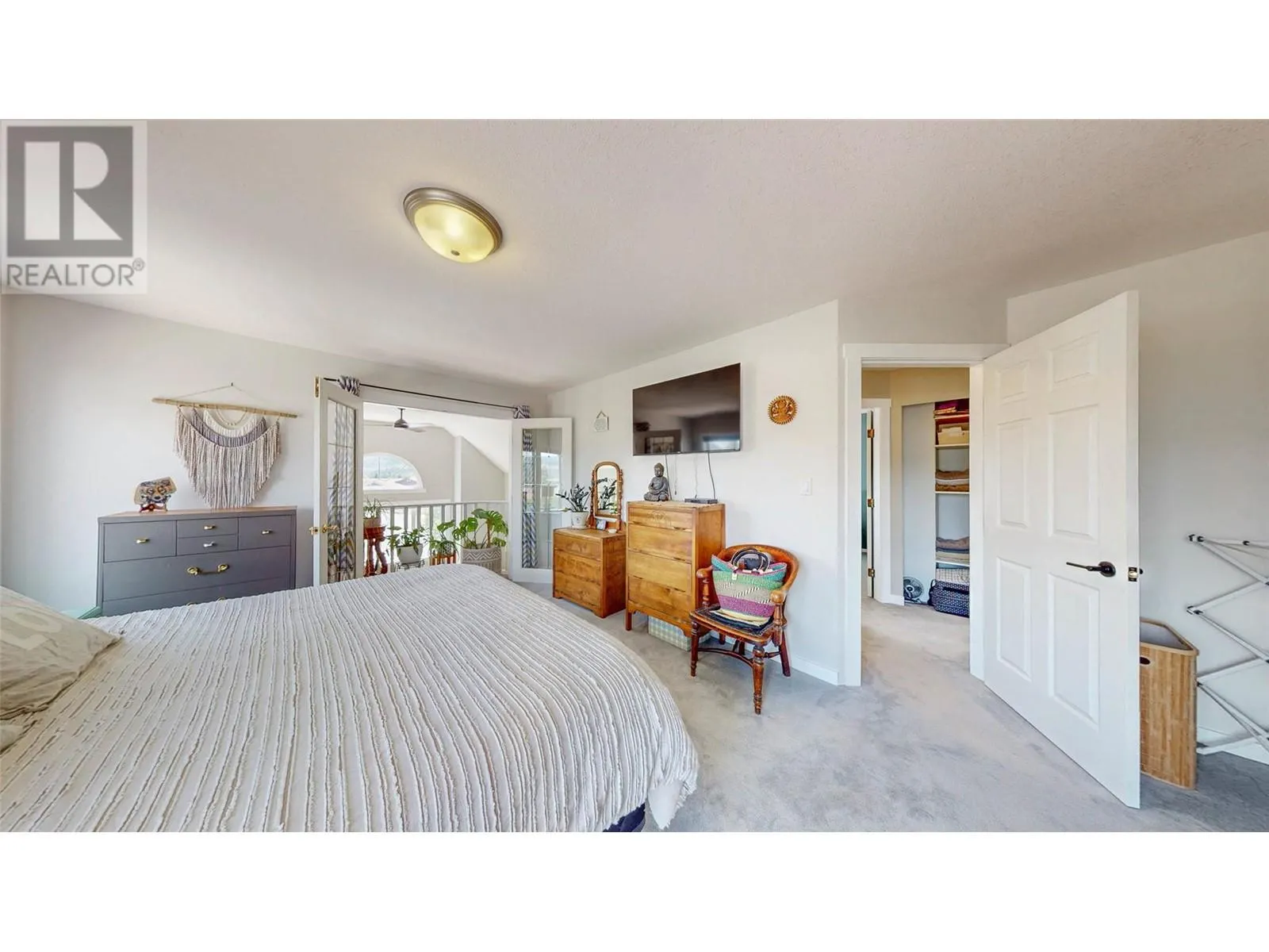 5896 FAIRVIEW Place