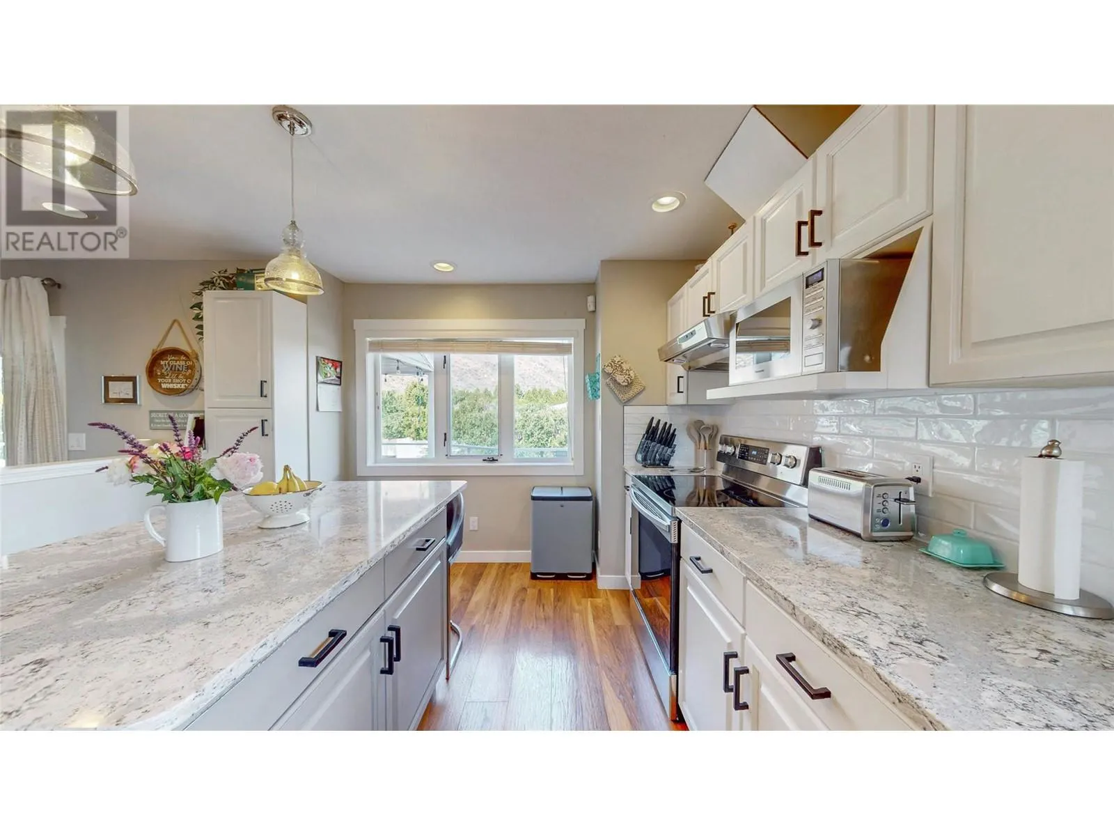 5896 FAIRVIEW Place