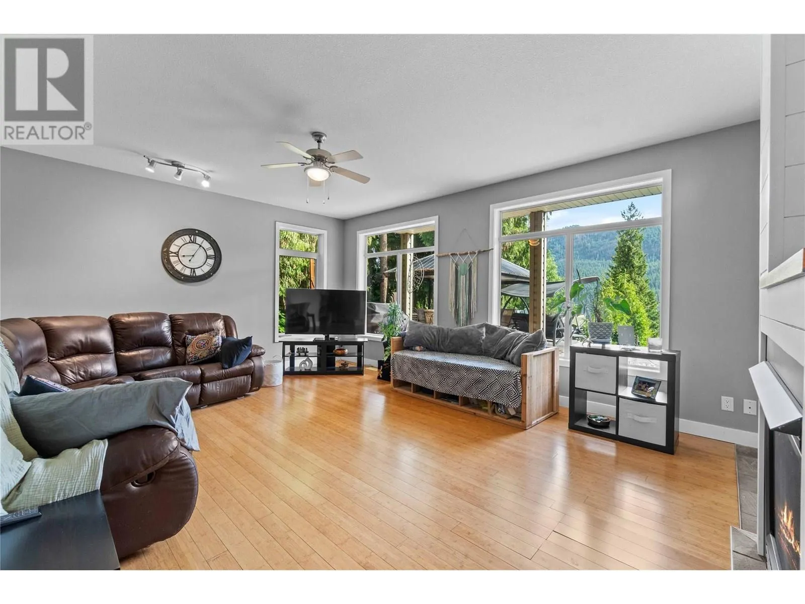 2524 Blind Bay Road