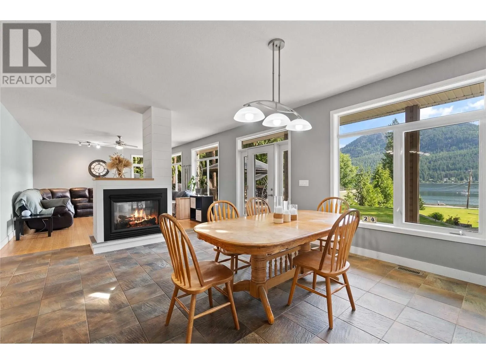 2524 Blind Bay Road