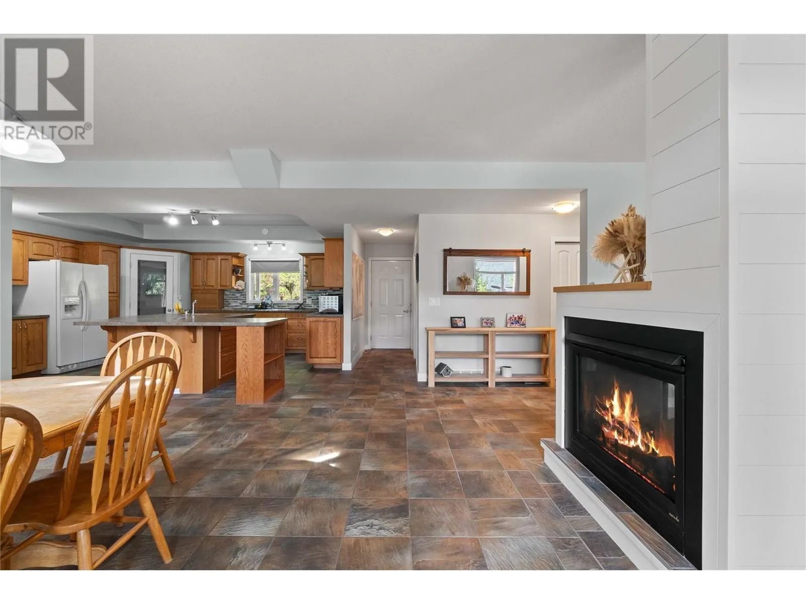 2524 Blind Bay Road